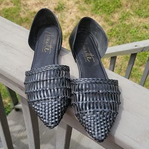 Nannette Lepore faux leather woven toe shoes size 9